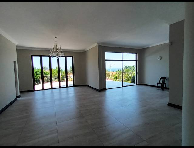 6 BEDROOM FREEHOLD FOR SALE IN LA LUCIA